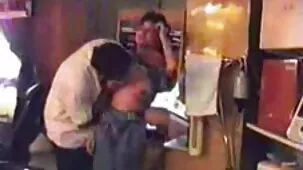 గృహిణి పిల్లి ముద్దుపెట్టుకుంటాడు సెక్స్ వీడియోస్ సెక్స్ మరియు మోసగిస్తాడు నల్ల మనిషి