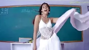 క్లయింట్ క్లబ్ ఎంచుకోలేదు, కానీ ఆమె ప్రముఖంగా ముద్దు పెట్టుకుంది తెలుగు సెక్స్ వీడియోస్ కావాలి